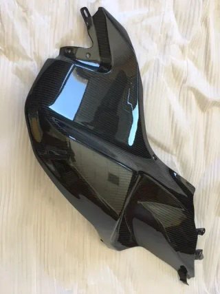 TAPAS LATERALES DEPOSITO BMW K1300S CARBONO REAL