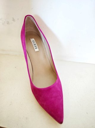 Zapatos de tacón Guess rosa fucsia