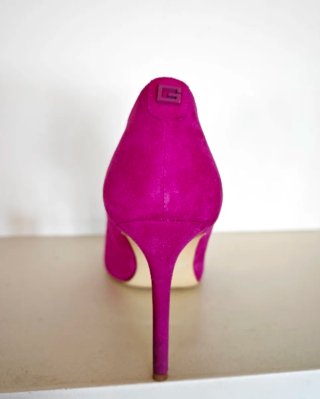 Zapatos de tacón Guess rosa fucsia