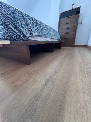 Base cama, 2 mesitas y cómoda