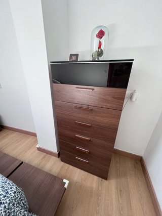 Base cama, 2 mesitas y cómoda