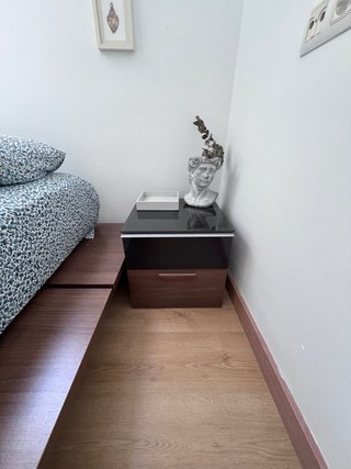 Base cama, 2 mesitas y cómoda