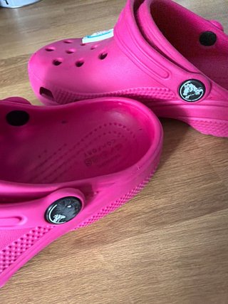Crocs Fucsia Talla 30-31 (C13)