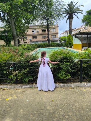 Vestido Comunión 2026 Blanco + cancán. 9 años