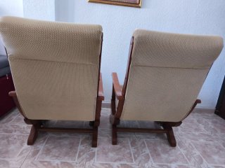 2 Sillones Mecedora Beige y Madera