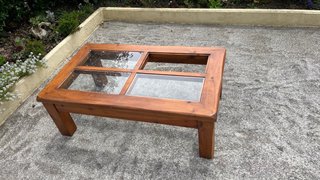 Mesa de centro rústica de roble con cristal