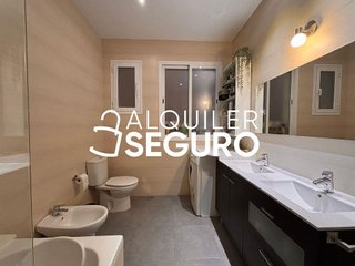 Piso en alquiler en Palos de Moguer en Madrid