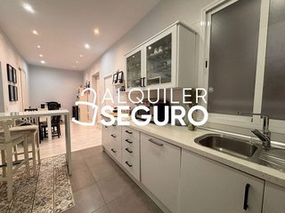 Piso en alquiler en Palos de Moguer en Madrid