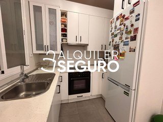 Piso en alquiler en Palos de Moguer en Madrid