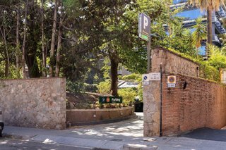 Garaje en alquiler en Les Tres Torres en Barcelona