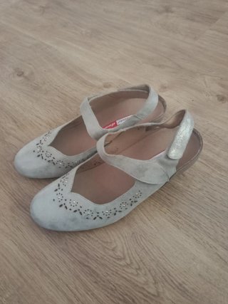 Zapatos Pie Santo Piel Beige Niña