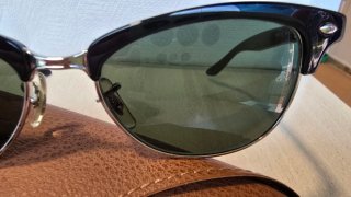 Gafas de sol Ray-Ban RB4132 negras y plateadas