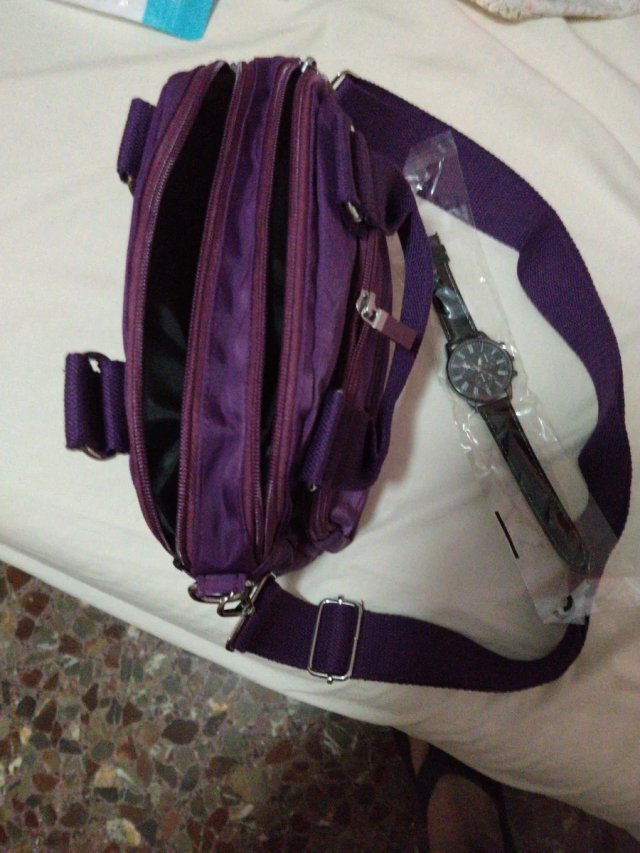 Bolso Morado y Negro con Reloj