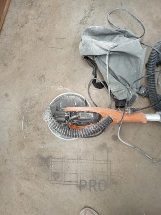 Jirafa MAXXT 820W: plegable lijadora.