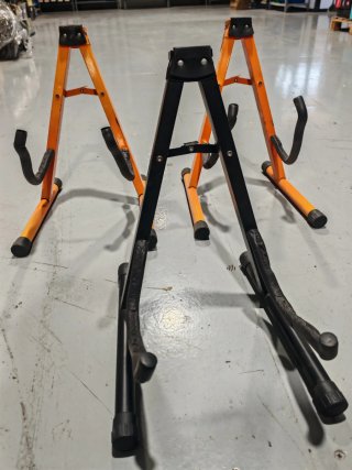 Soporte metálico base de pie Multiusos
