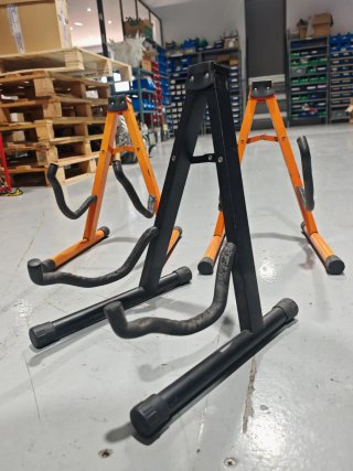 Soporte metálico base de pie Multiusos
