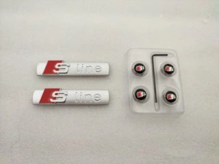 SET DE EMBLEMAS AUDI S-LINE LATERALES PLATA