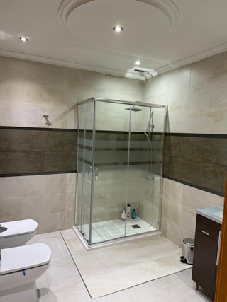 ALICATADO Y SOLADO BAÑOS Y COCINAS