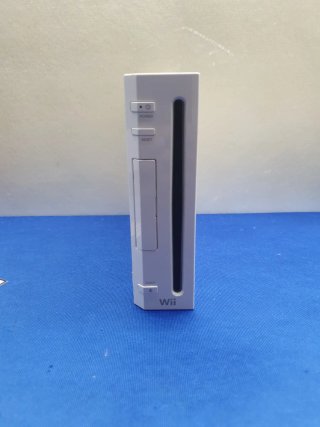 NINTENDO WII BLANCA CON DESPERFECTOS