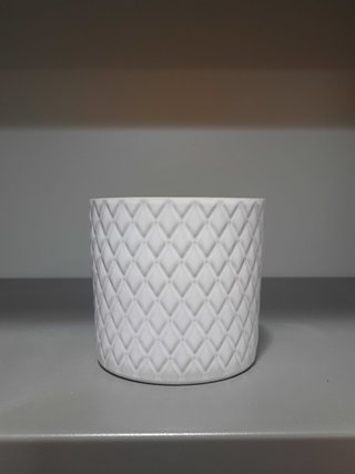 Maceta cerámica blanca relieve mediana