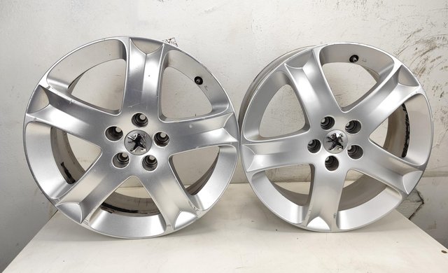Llanta Peugeot RIFTER de 17 pulgadas 5 Tornillos