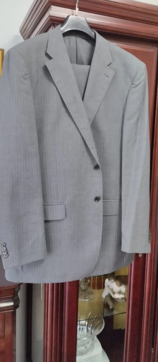 Traje de raya gris
