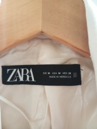 Americana Zara entallada beige
