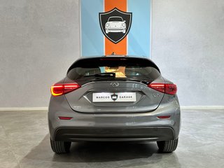Infiniti Q30 2016