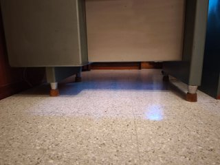 Escritorio metálico y cristal