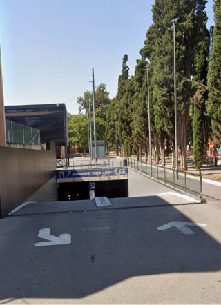 Plaza parking
