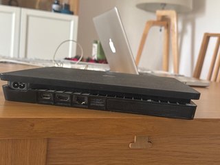 PS4 Slim Negra + 1 Mando + GTA V, RDR2, FIFA