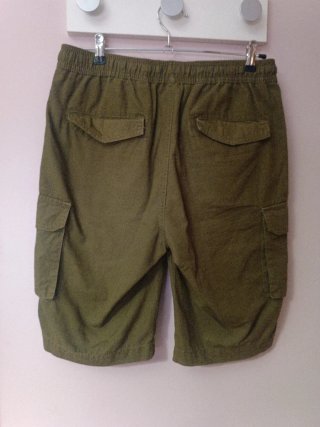 Pantalón corto  verde militar Talla S