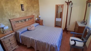CHALET CON PISCINA EN YECLA