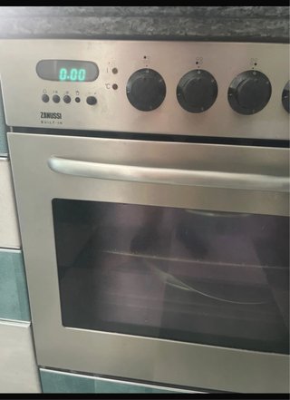 Horno y vitrocerámica Zanussi