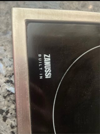 Horno y vitrocerámica Zanussi