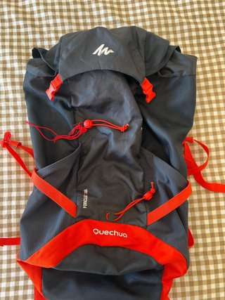 Mochila Trekking Forclaz Air 30L Negra/Naranja