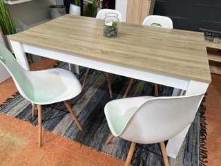 Mesa Comedor + 4 Sillas Madera y Plástico