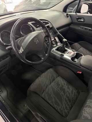 Peugeot 3008 2011