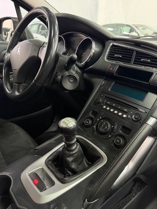 Peugeot 3008 2011