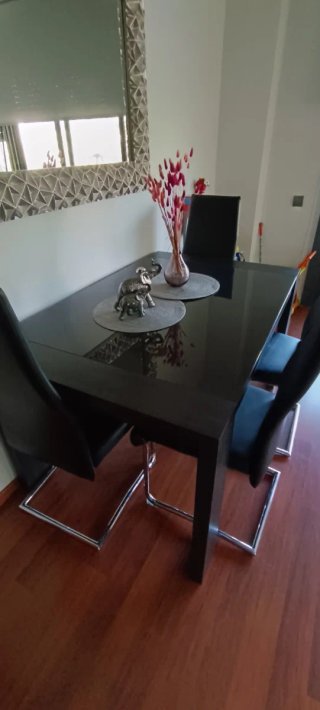 Mesa de comedor moderna cristal y madera