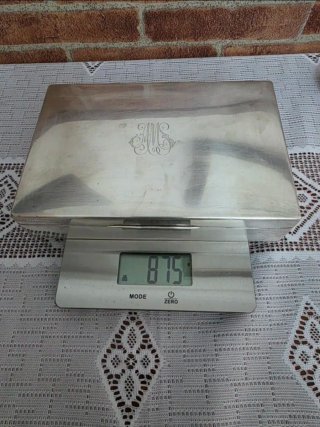 Caja de plata para puros con monograma