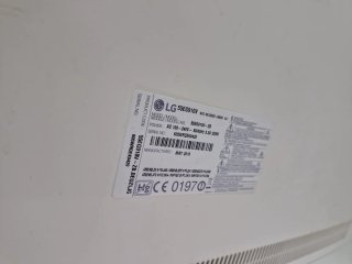 Televisor LG OLED Negro. Tiene un pixel y marcado