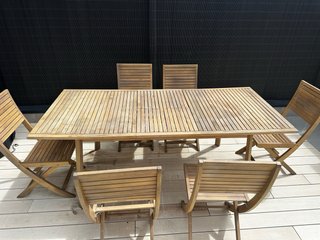 Conjunto mesa y sillas de madera para terraza