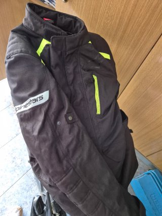 Zontes Z2 125cc, chaquetas pantalón botas