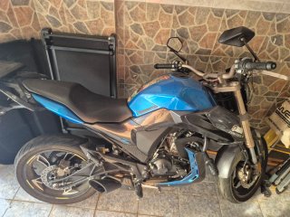 Zontes Z2 125cc, chaquetas pantalón botas