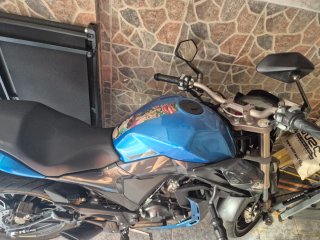 Zontes Z2 125cc, chaquetas pantalón botas