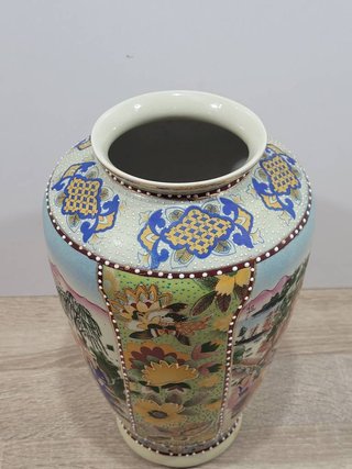 JARRÓN DE PORCELANA CHINO
