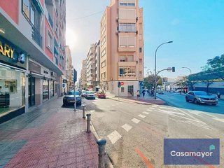Local comercial en venta en Ensanche - Diputación en Alicante