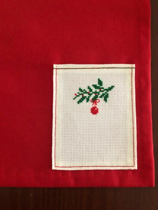 Set di 2 Tovaglie Individuali Ricamate a Mano