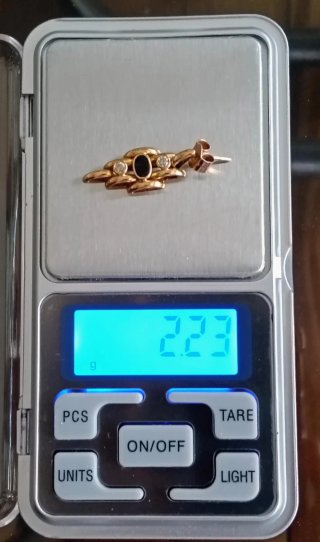 Pendiente suelto oro 18k